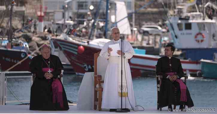 Papa Leone XIV parla ai migranti dal “porto della vergogna” delle Canarie: “La dignità umana non ha un passaporto”