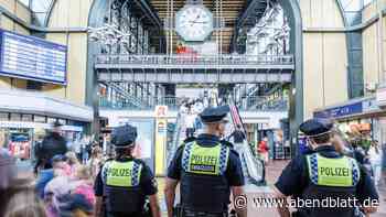 „Absolute Missachtung“: Mann belästigt Frauen am Hauptbahnhof und Beamtin in Haft