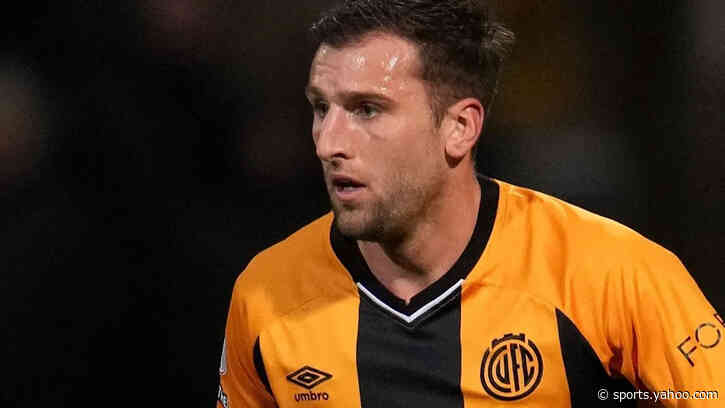 Cambridge defender Purrington joins Bristol Rovers