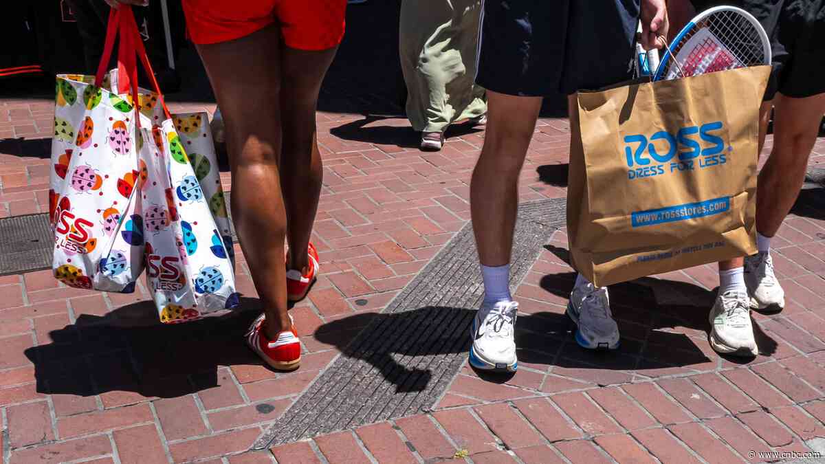 Wholesale prices rose 1.1% in May, more than expected, on surge in energy