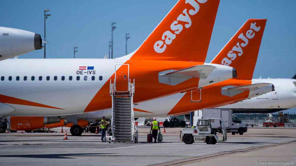 Holidaymakers dodge hold luggage fees with £24 'space saving' vacuum bags