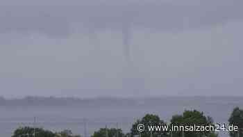 Mini-Tornado fegt über den Bodensee – DWD erklärt spektakuläres Wetterphänomen