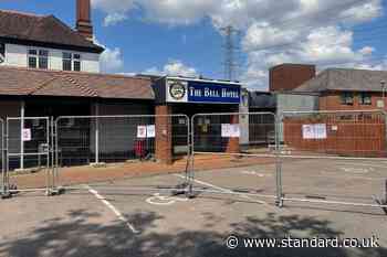All residents removed from asylum hotel in Epping, says council