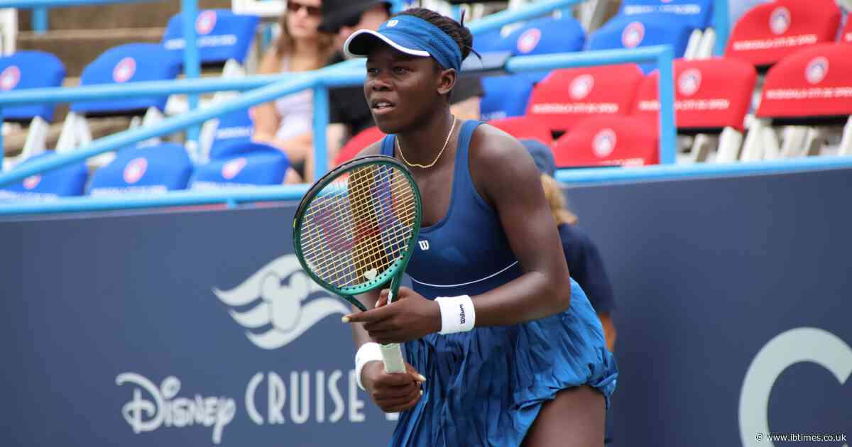 Victoria Mboko Said 'She's Not Familiar on the Grass' Prior to Her Queen's Club Knee Injury