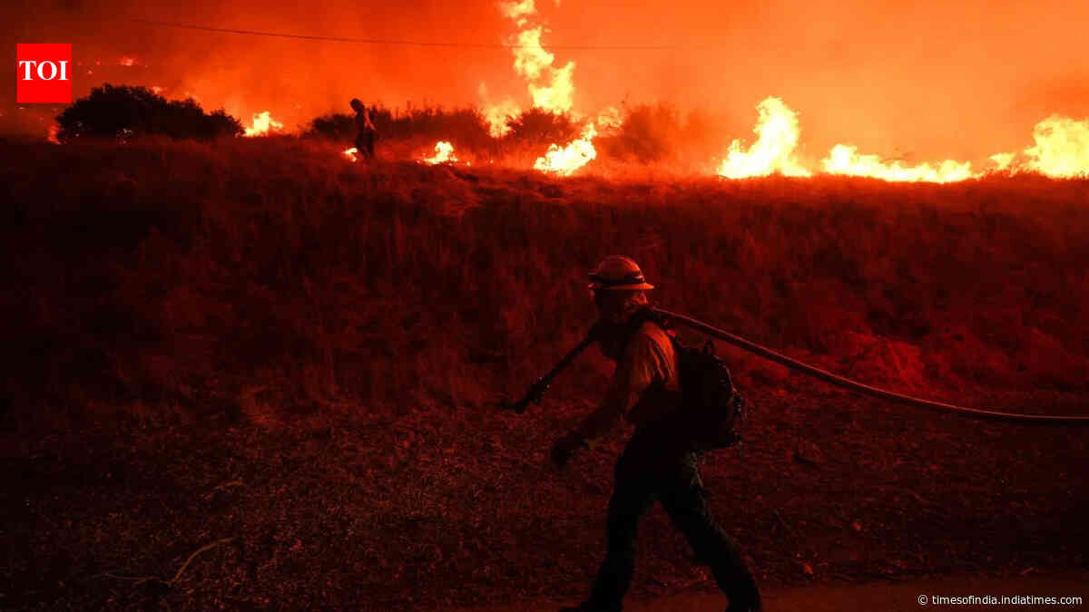 El Nino is here &amp; scientists fear it'll be big, bad and costly with heat, floods, droughts, fires