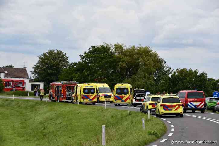 Auto fährt in Schülergruppe in Niederlanden – Vier Tote