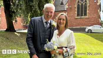 Venue hosts 10 weddings in 10 hours for anniversary