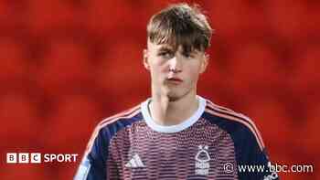 Solihull sign Forest defender Hanks for 2026-27