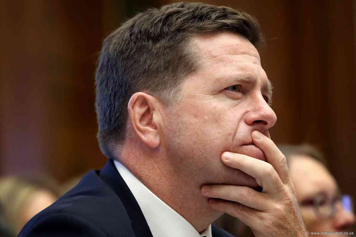 Trump taps former SEC chair to be his head of National Intelligence after Congress rejects Bill Pulte