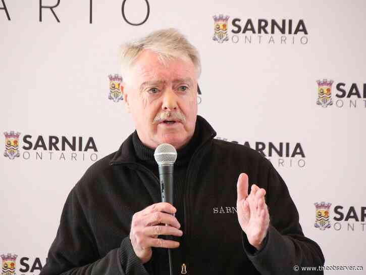 Sarnia's mayor calls for more scrutiny of police admin, board