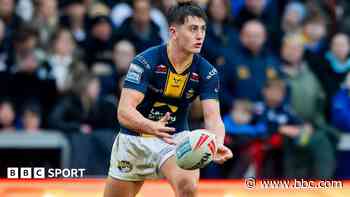 Leeds Rhinos hand teenager Brown new contract