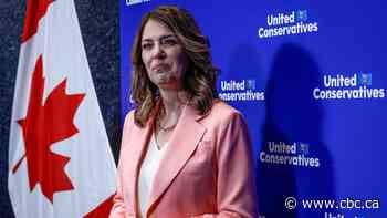 Behind federalist Danielle Smith, many of her party's senior organizers back separatism