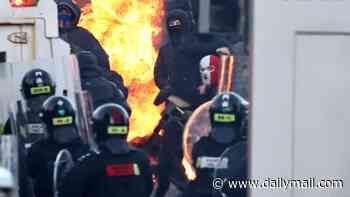 At least 200 extra officers sent to Belfast from UK after another night of rioting