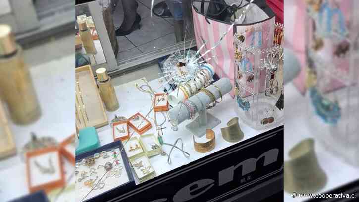 Asalto armado a una joyería de La Cisterna: Delincuentes dispararon al huir
