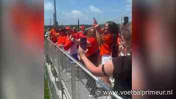 Fans steunen Oranje massaal bij training in Kansas City: 'Van links, naar rechts'
