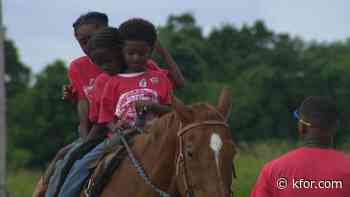Kids learn the cowboy way during Cowboy Camp