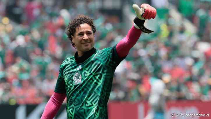 Guillermo Ochoa se convirtió en el primer futbolista en participar en seis Copas del Mundo