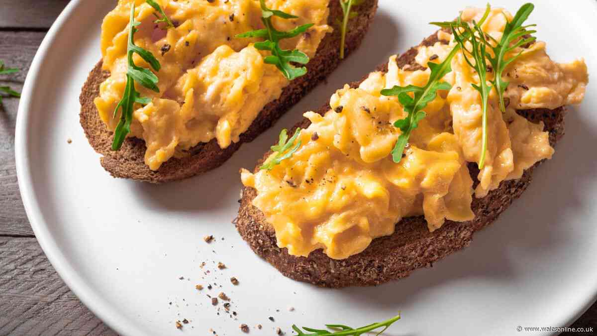 Scrambled eggs are creamier in 45 seconds if you add 1 ingredient chef swears by