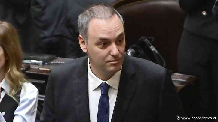 Jefe ministerial de Milei confesó haber ocultado 500 mil dólares: "Un error involuntario"