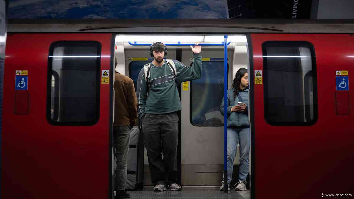 UK economy shrank 0.1% in April as Iran conflict weighed on growth