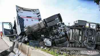 Chaos-Crash auf A8: Lkw kippt nach Reifenplatzer – Mega-Stau im Feierabendverkehr