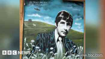 Troggs singer Reg Presley remembered in pub mural