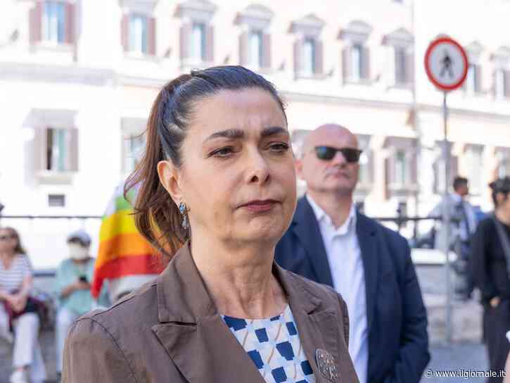 La sparata di Boldrini, lo striscione "di destra" e Trump: quindi, oggi…