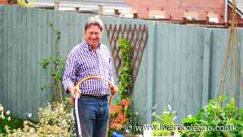 Alan Titchmarsh's top plants for birds to attract robins and sparrows to your garden