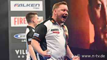 "Absolut scheiße": Darts-Star Schindler wütet gegen Kritiker seines Teampartners