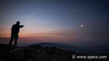 Don't miss this beautiful 3-planet parade after sunset tonight — it won't last long