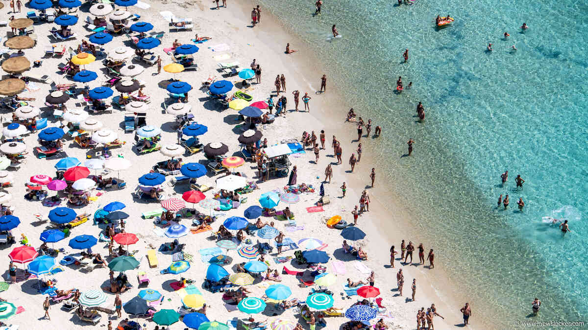 Strand op Sardinië treft twee héél onpopulaire maatregelen: ’Dit lijkt op diefstal!’
