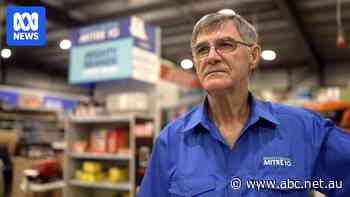 Mitre 10 franchisee battles to stop Bunnings opening next door