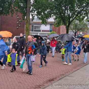 Avondvierdaagse afgesloten met feestelijke natte wandeling