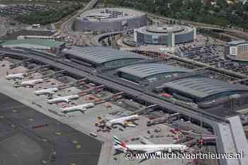 Vliegverkeer Hamburg Airport verstoord door incident met nooddeur