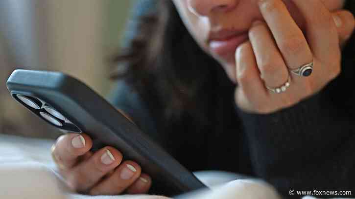 America’s baby bust may be linked to the iPhone, study says