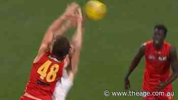 Suns coach fumes at controversial call