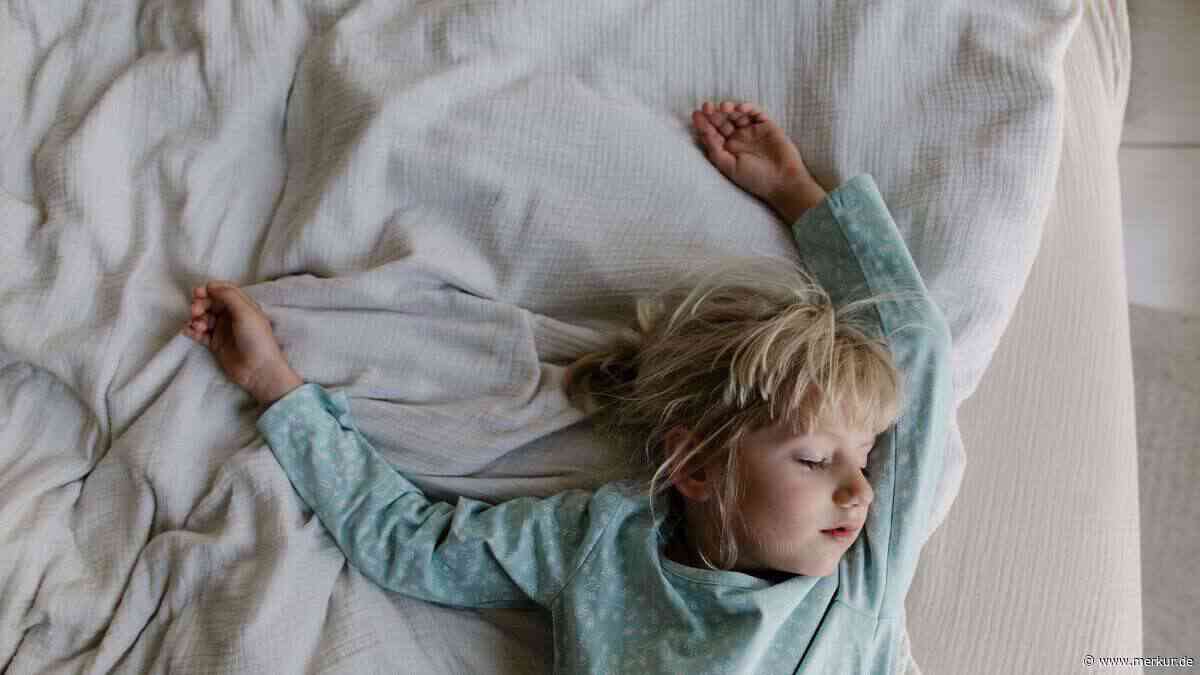 Gut schlafen trotz Hitze: So kommen Kinder und Babys entspannt durch warme Nächte