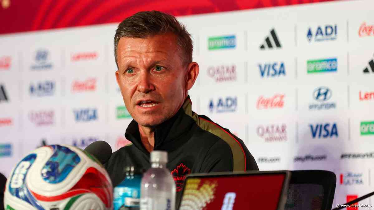 Marsch 'had to beg' U.S. players to sing anthem