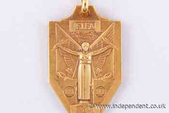 Pele’s World Cup medal to go under the hammer alongside classic memorabilia