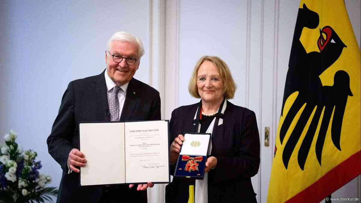 Sabine Leutheusser-Schnarrenberger erhält Großes Bundesverdienstkreuz
