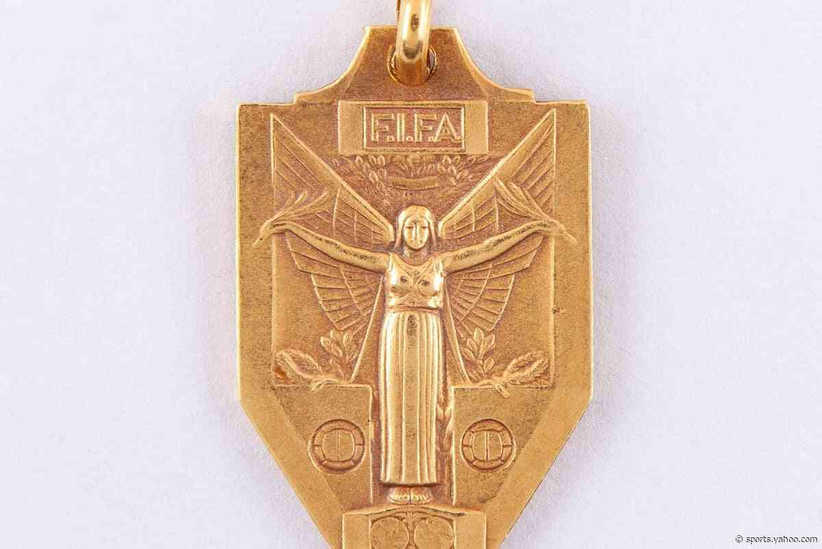 Pele’s World Cup medal to go under the hammer alongside classic memorabilia