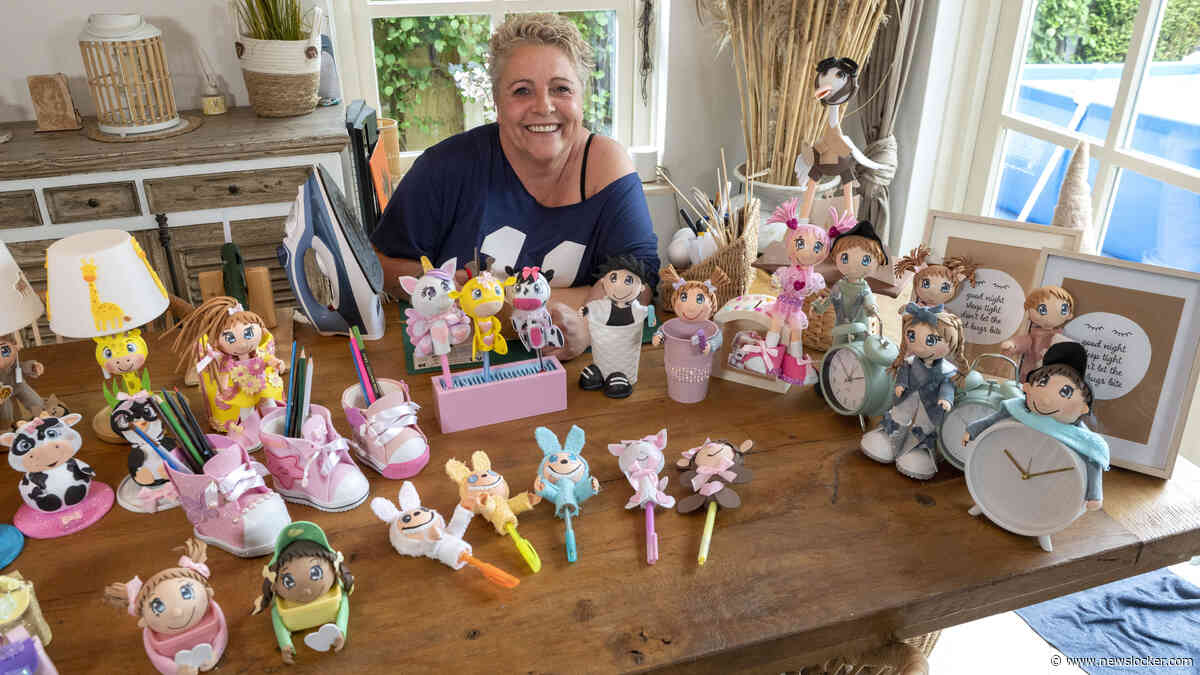 Silvia reist braderieën af met eigen foam-poppetjes: ’Ik heb me weleens vergist in een braderie of markt’