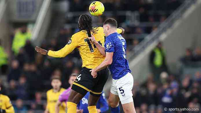 Premier League to relax red cards for hair pulling