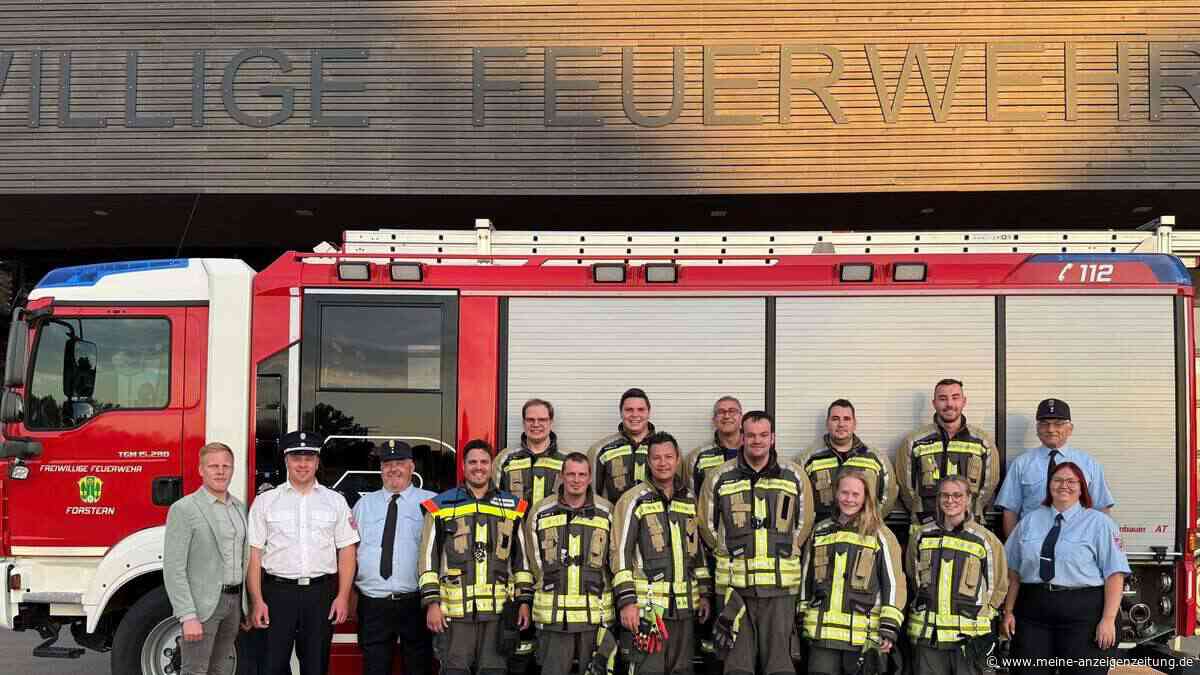 Elf Feuerwehrleute bestehen Leistungsprüfung in unter 240 Sekunden