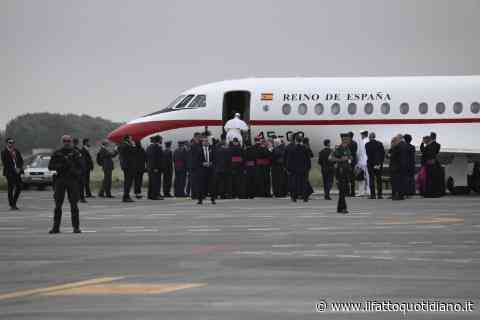 Tenerife, problema tecnico per il volo di rientro del Papa a Roma: Leone XIV torna con l’aereo di re Felipe VI