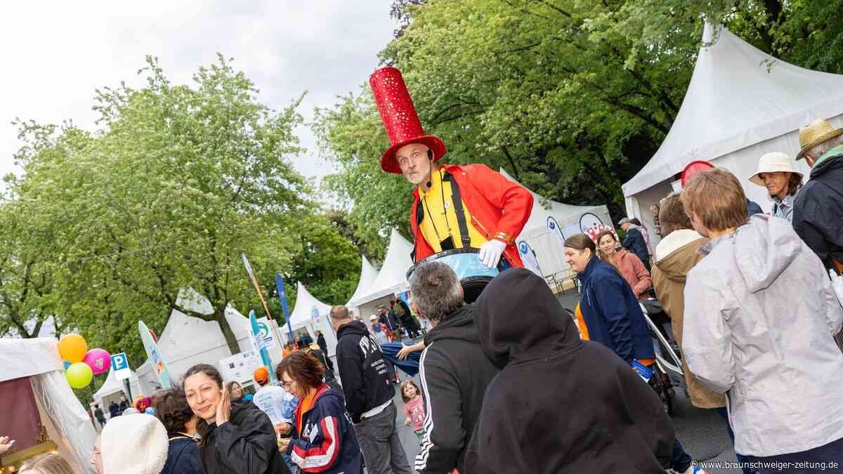 So fröhlich startet Braunschweig in den 39. Tag der Niedersachsen - 65 bunte Fotos