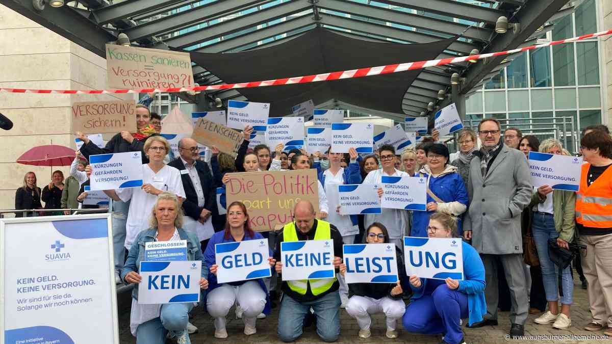 Mitarbeiter-Protest vor Donauklinik: Keine Zeit mehr, den Patienten ein Glas Wasser einzuschenken