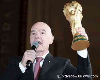 Infantino desata críticas al bromear sobre la ausencia de Italia en el Mundial