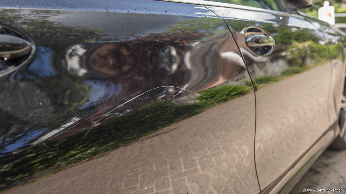 Vrouw filmt zichzelf terwijl ze auto’s bekrast in Eemnes en plaatst beelden vervolgens  online