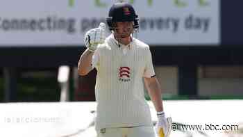 Cox ton puts Essex in charge against Leicestershire